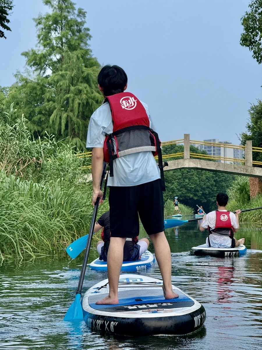 击水俱乐部, 之前倪虹洁, 的河道