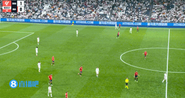 有故意肘击, 裁判将后者