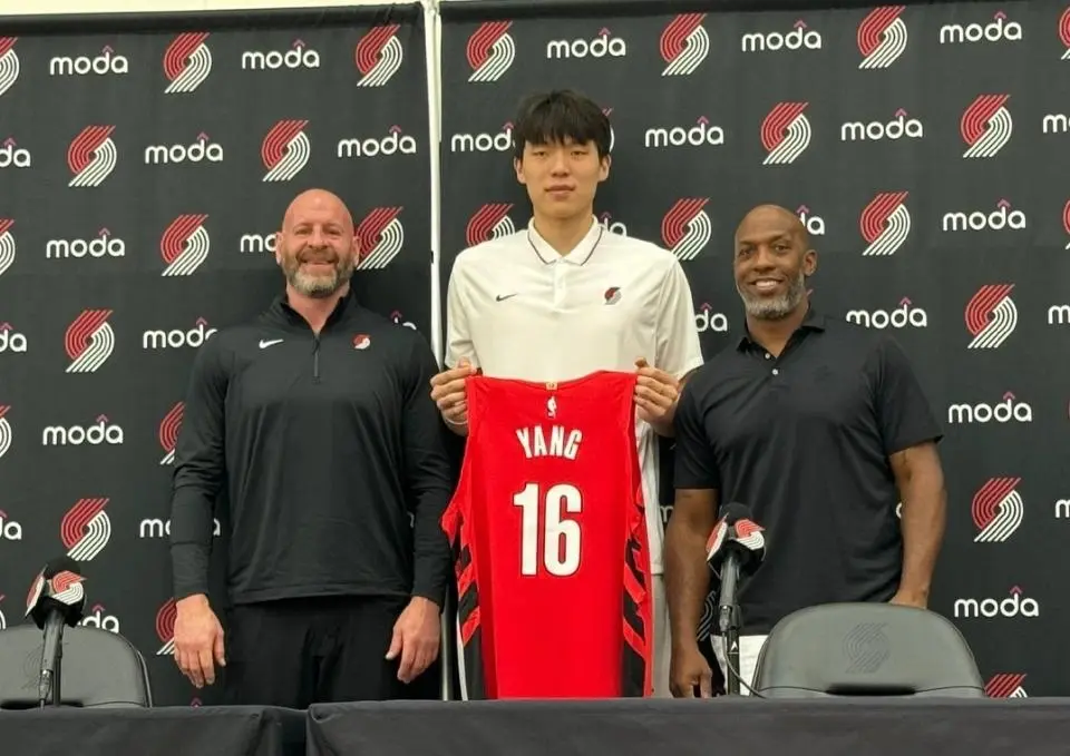 开拓者在首 开拓者在首