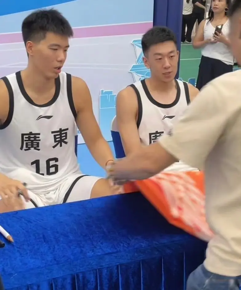 有出息, 教练杜锋也